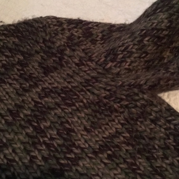 Old Navy turtleneck sweater - Picture 3 of 3